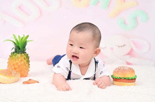 丹东宝宝在妈妈肚子里
